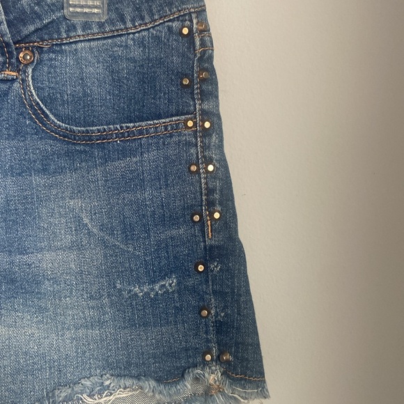 JustFab cutoff shorts - Picture 3 of 4